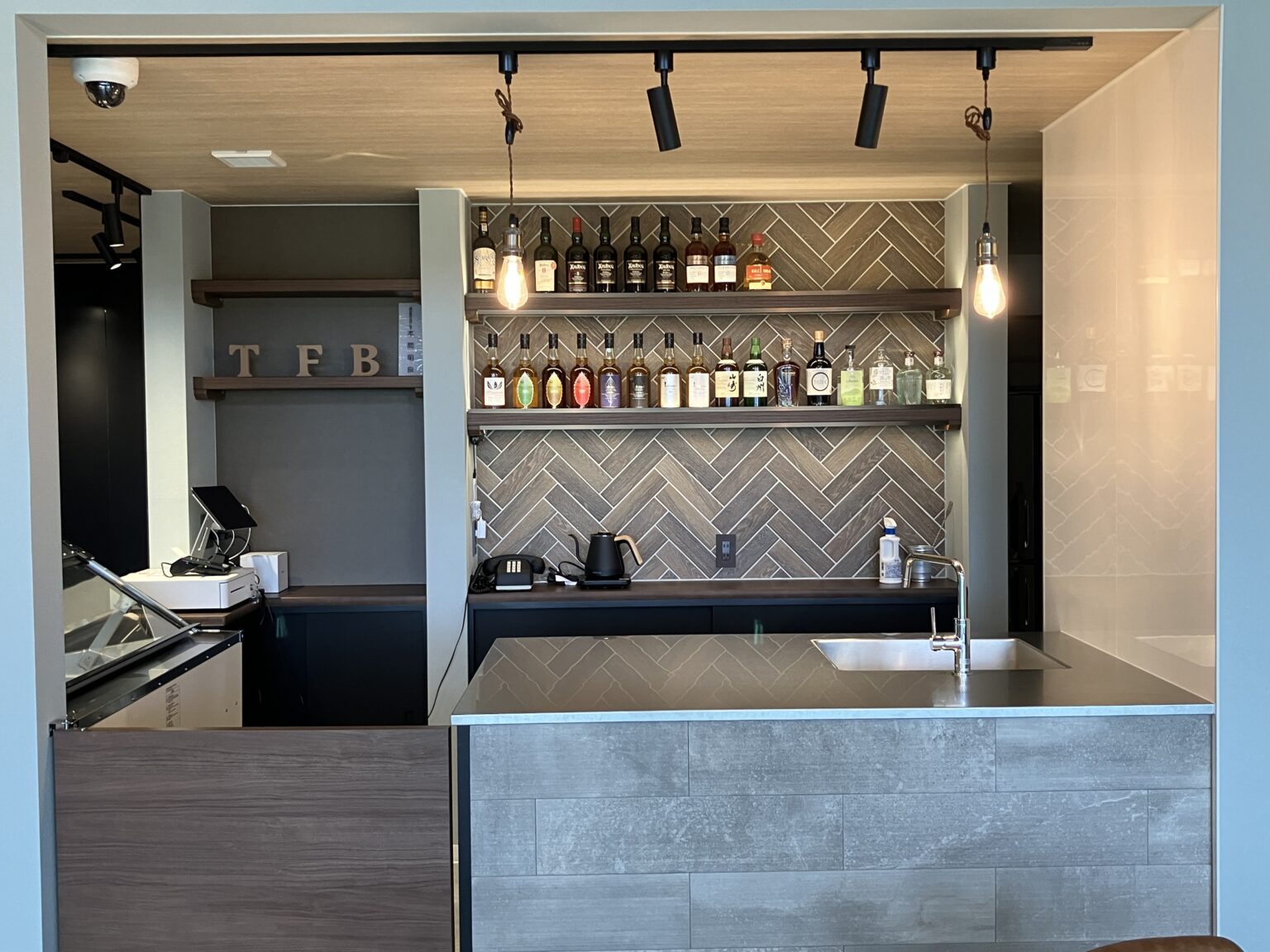 First Base Cafe CAFE&BAR THE AVANTI – THE FIRST BASE